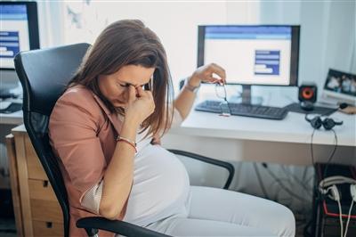 Pregnant woman with headache