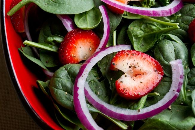 Strawberry spinach salad Strawberry spinach salad