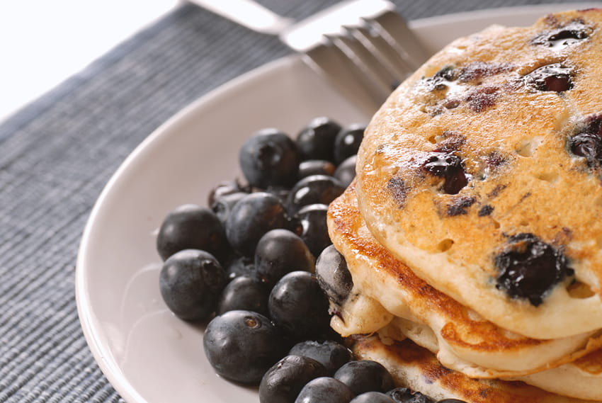 Cottage cheese pancakes with blueberries