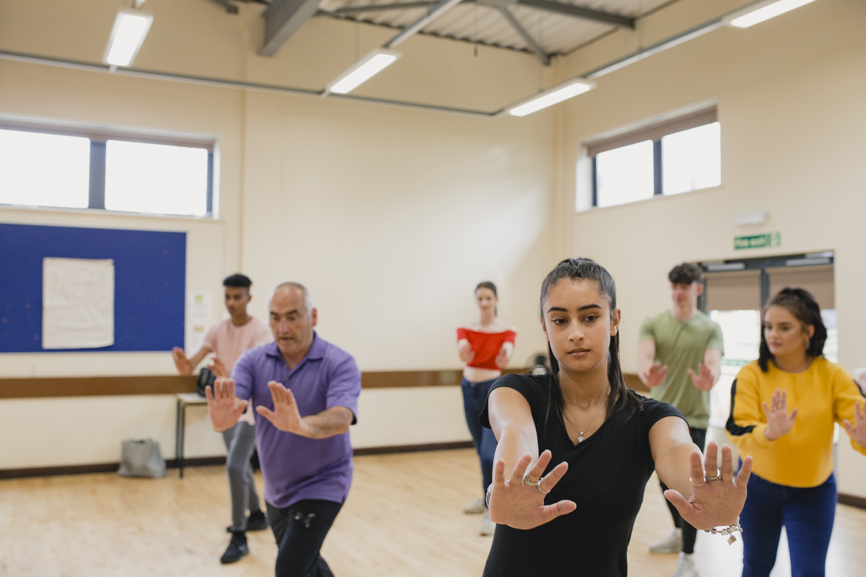 Group therapy qigong.