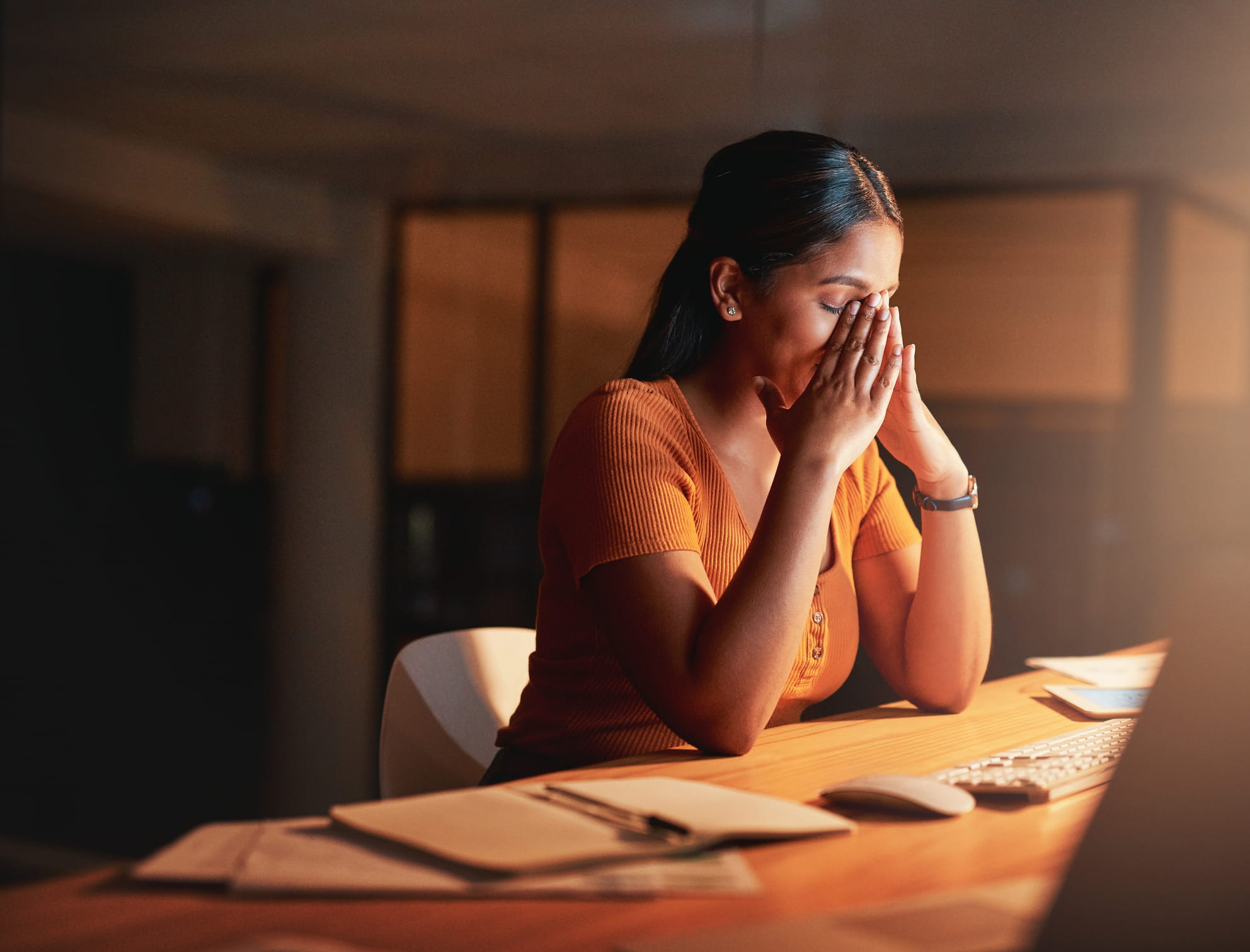 Woman experiencing a migraine
