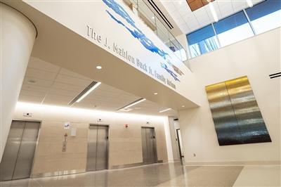 Lobby of the Bryn Mawr Hospital Patient Pavilion