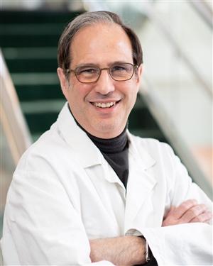 Alex Muller headshot